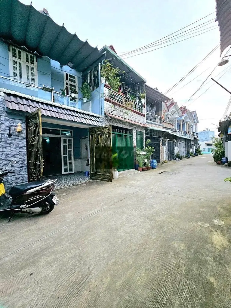 Nhà Đ. Trần Hưng Đạo. Tặng full Nội Thất. 3 p ngủ. 3.7ty