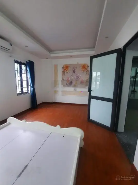 Nhà Huỳnh Cung phân lô DT 40m2 XD 5 tầng, giá 5.9tỷ. Liền kề 5 căn DT 41m2, 3,5 tầng giá 3.3tỷ