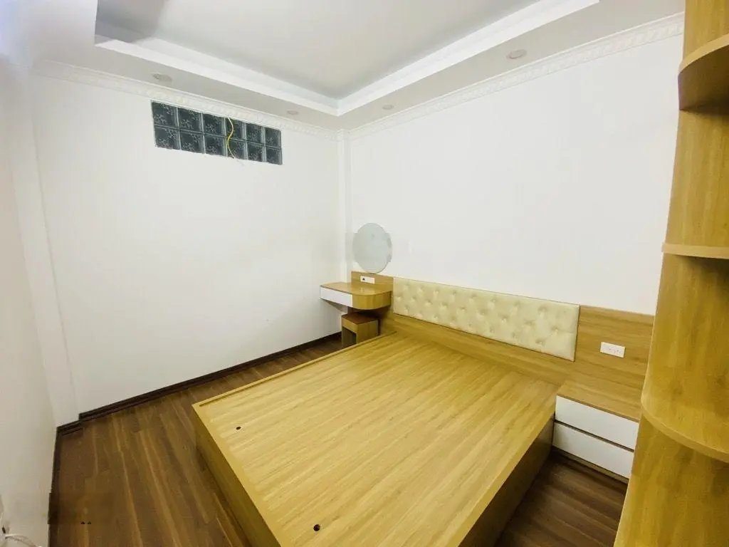 Bán gấp nhà mới Phố Trạm 46m2 full nội thất, đủ 5 ngủ gần Ô Tô Tránh chỉ hơn 6 tỷ