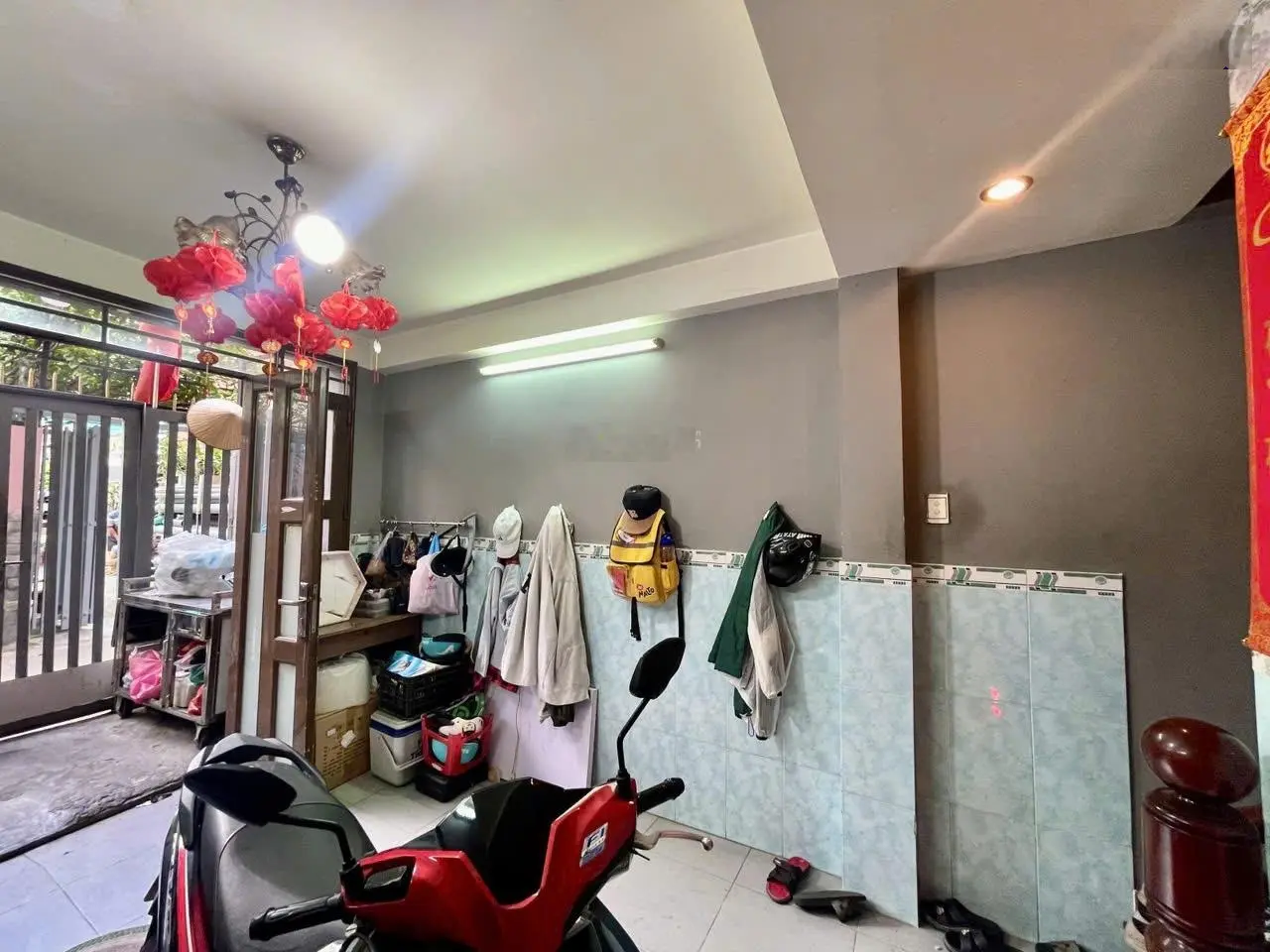 Nhà hxh 80m2 2tầng 2pn shr hoàn công đủ giá 9,8tỷ lh 0949351891 mr toan