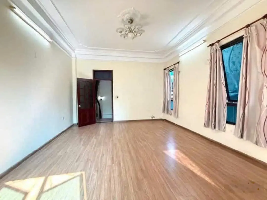 Bán gấp nhà Ba Đình 45m2 5T, nhỉnh 7 tỷ, gần phố ngõ thông, 88.25 Sơn Tây 38/45 5 dân xây, giá rẻ