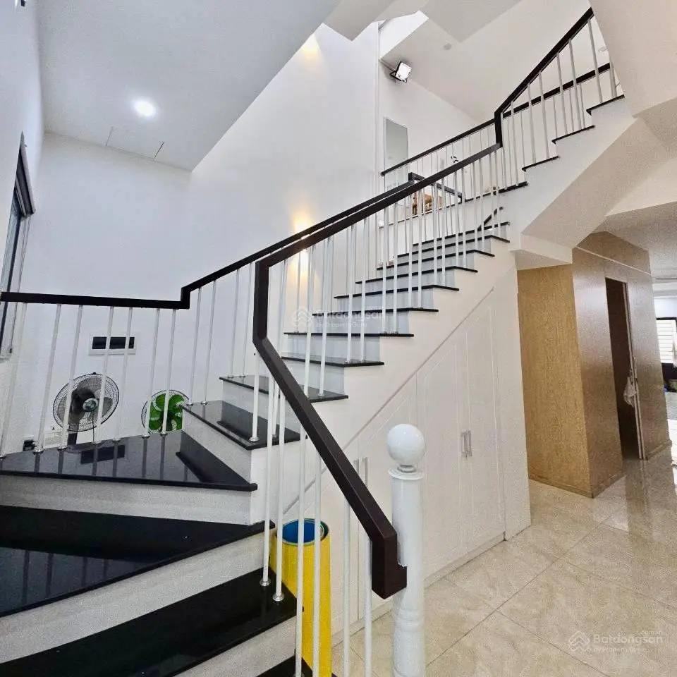 Bán nhà 4 tầng mặt tiền Hoàng Dư Khương, Khuê Trung, Cẩm Lệ, Đà Nẵng