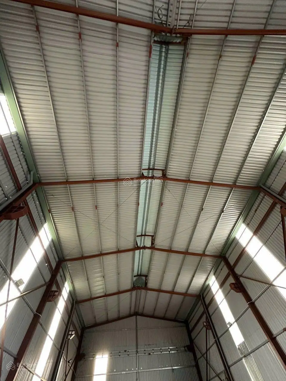 Bán nhà xưởng giá rẻ 255,5m2 ngang 10m dài 25.5m. Giá 6,8tỷ sổ hồng LH 0932 666 *** Hải
