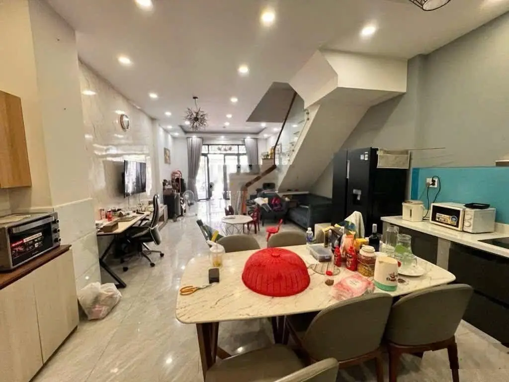 Bán nhà mặt phố Đường 10, 9,6 tỷ, 145m2, Q. Thủ Đức, TP. HCM chỉ với view đẹp