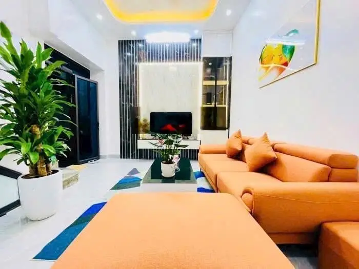 Bán nhà gần ngã tư sở dt 25m x 4 tầng. Giá 4.9 tỷ