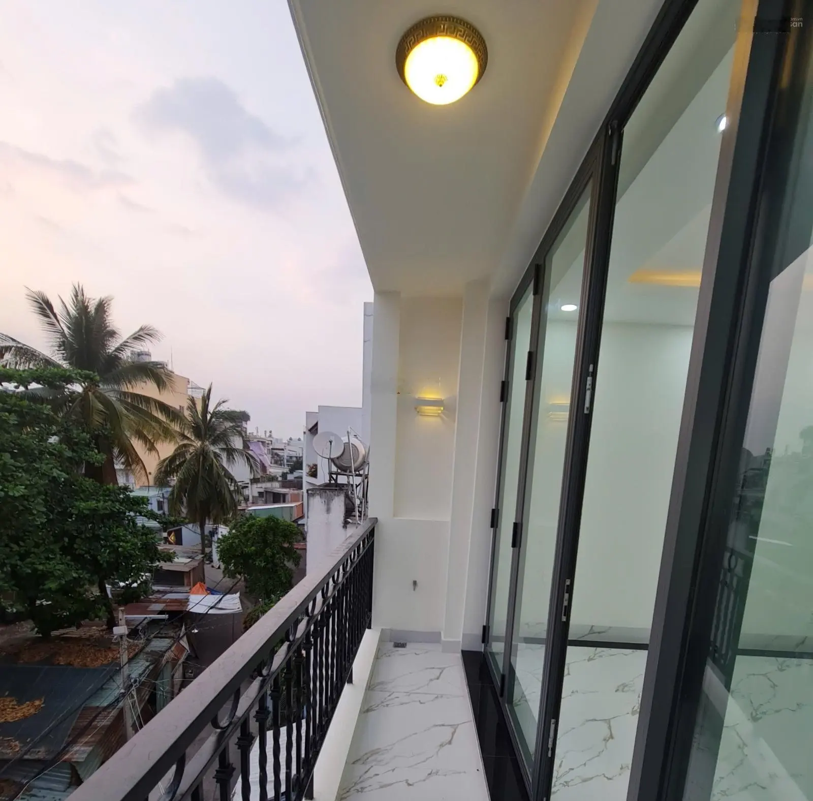 Nhà bán hẻm 50 đường Hoà Bình p5 quận 11 TPHCM gồm 4 p ngũ 1 thờ 5 WC giá 11 CTL, LH:0969748973