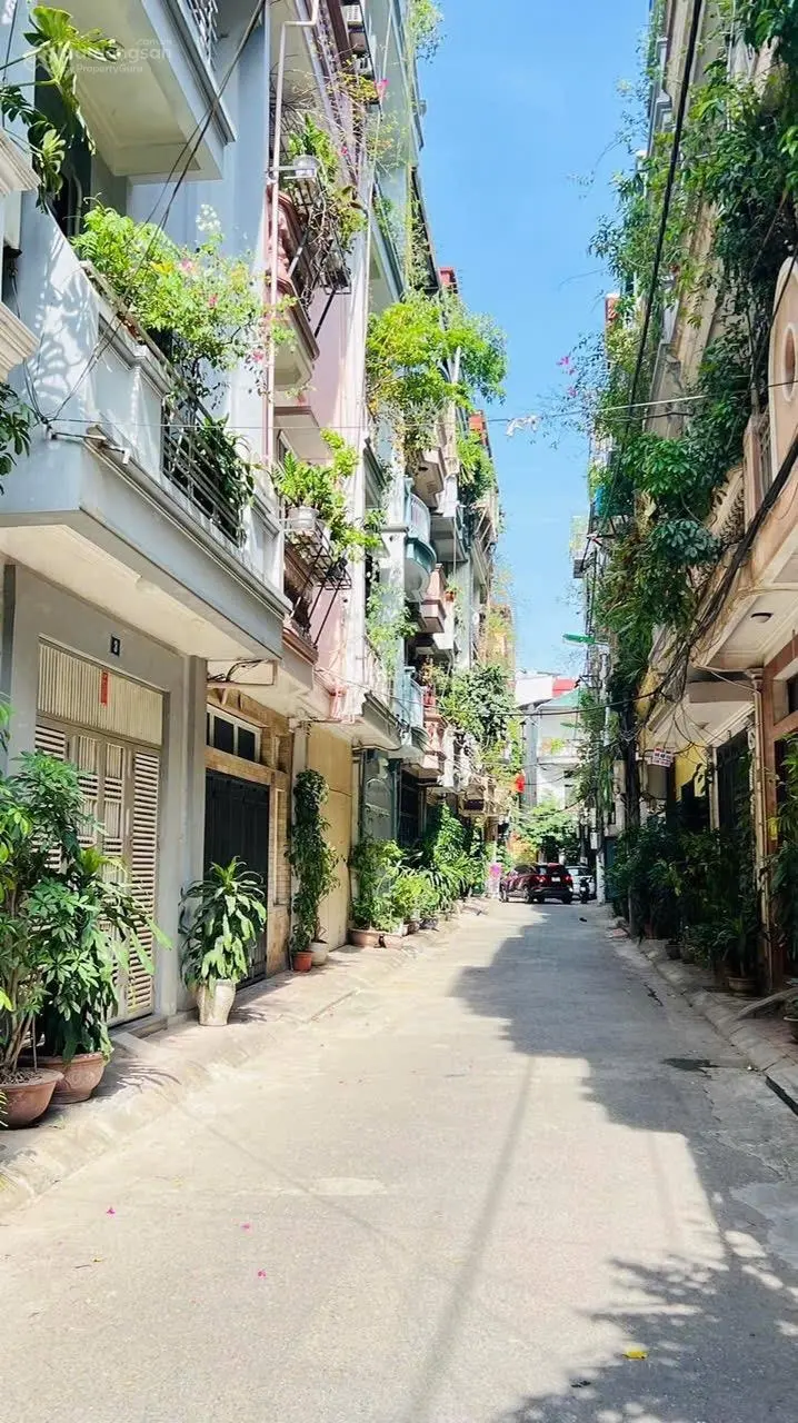 Bán Nhà Minh Khai, hai Bà Trưng . DT 52m2 6T Mặt tiền 4m. giá: 18.7 tỷ. LH :0383 426 ***
