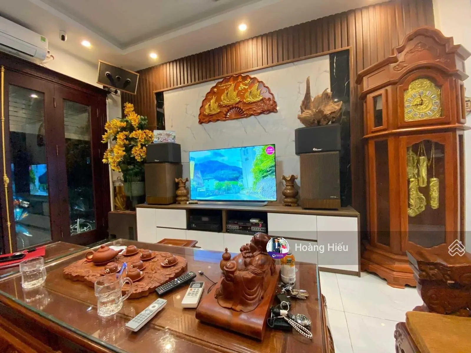 Cực đẹp, nhà đẹp Cầu Giấy, ôtô đỗ cạnh, lô góc 2 mặt thoáng, tặng nội thất mới 52m2, 5 tầng