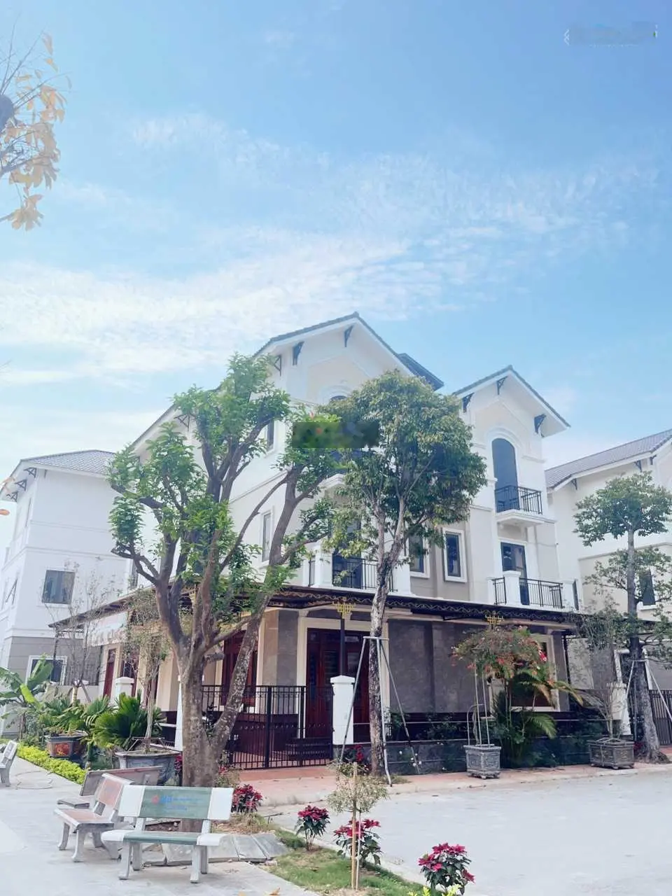 Cần bán căn villa 135m2 xây 3 tầng đường 12m sát công viên trường học, ngay chợ Ninh Hiệp