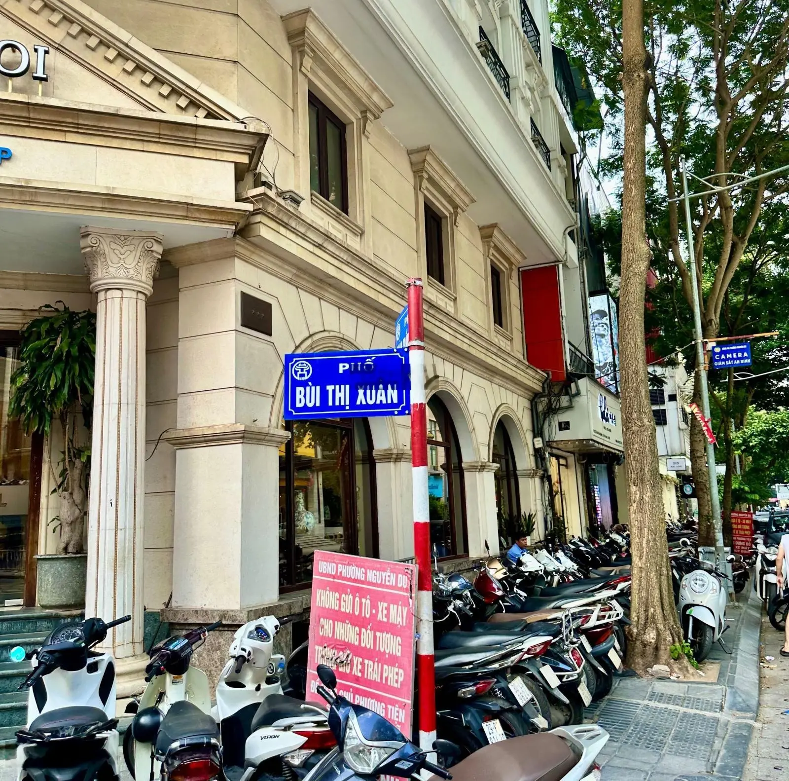 Cần bán nhà mặt phố Bùi Thị Xuân, Quận Hai Bà Trưng. DT 110m2 x 5T, MT 5m. Vị trí đẹp, KD sầm uất