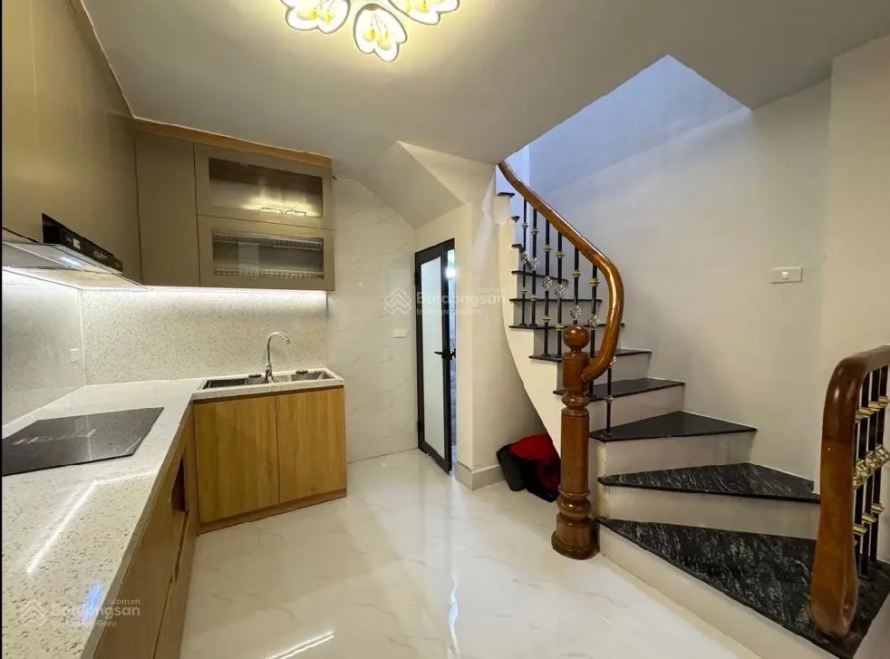 Bán nhà mới đẹp - phố Bạch Mai - 38 m2 - 4tầng - dân xây - sát phố - full nội thất - giá: 6.8 tỷ
