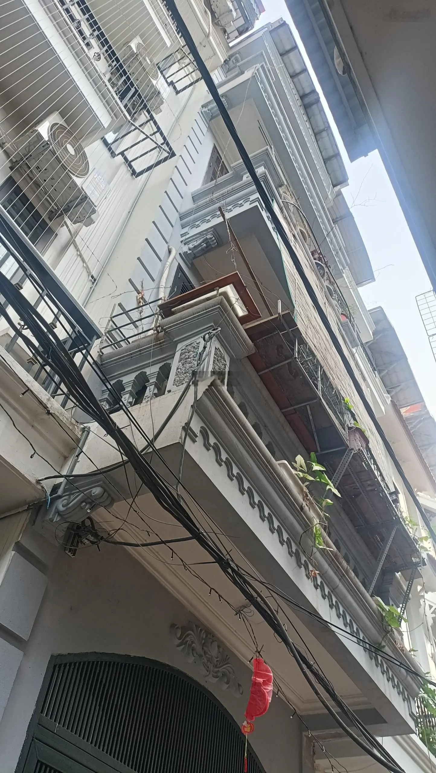 Bán nhà ngõ ô tô, phố Thịnh Quang Quận Đống Đa HN, DT 98m2 x 4 tầng MT 8,7m giá 13 tỷ