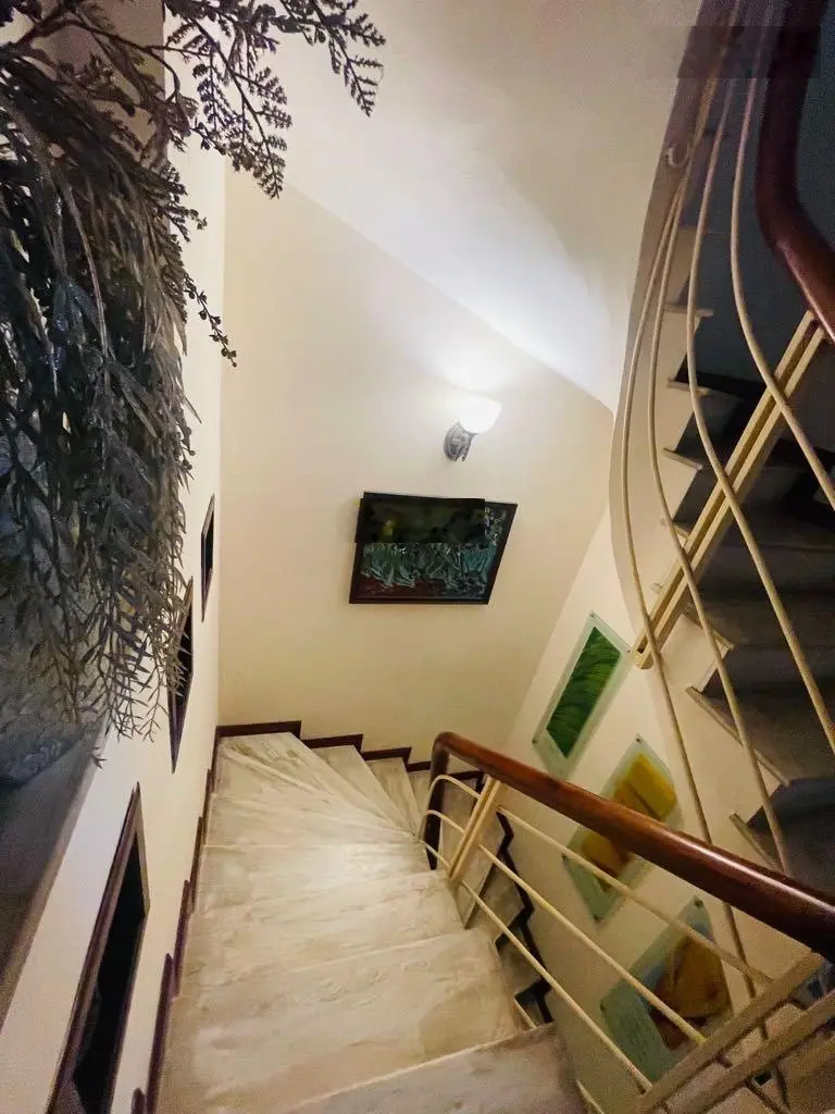 Bán nhà mặt phố 2 mặt thoáng ở đường Nguyễn Công Hoan quận Ba Đình Hà Nội DT 63m2 giá siêu rẻ 27 tỷ