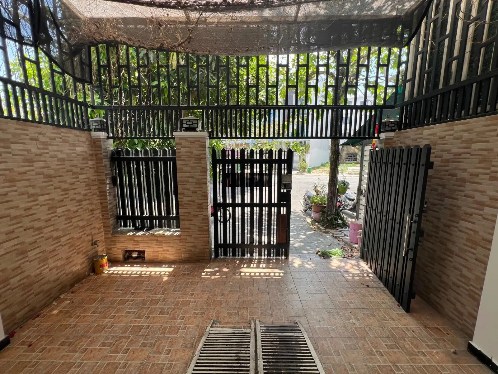 Bán KDC Đại Phúc Green Villas, đường Phạm Hùng. DT: 100m2. Giá: 11 tỷ (TL). Thuê: 20tr/tháng