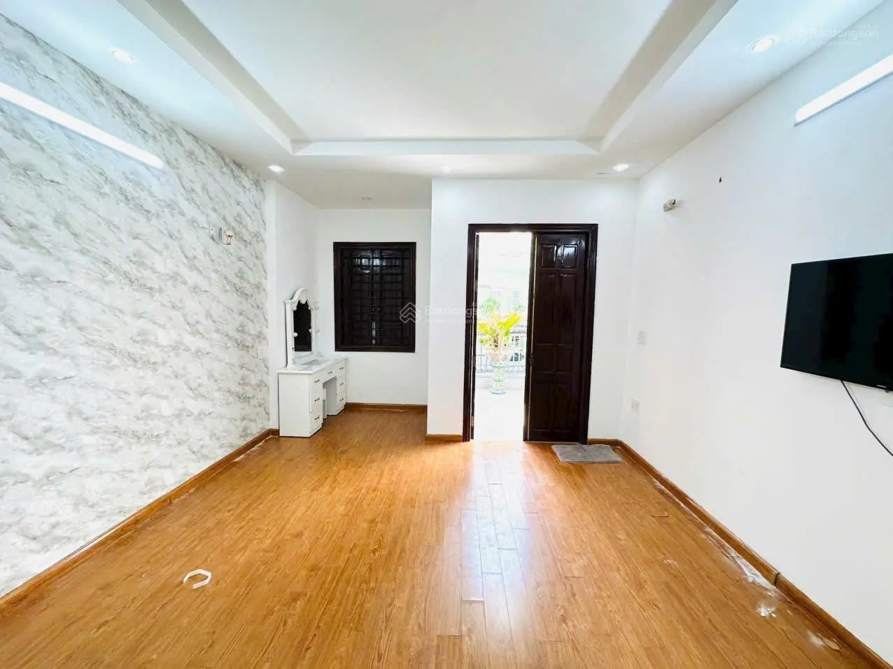 Bán nhà phố 4m x 14m đúc 2 lầu 4PN 3WC Sân thượng, hẻm 1/ ngắn cách đường chỉ 30m