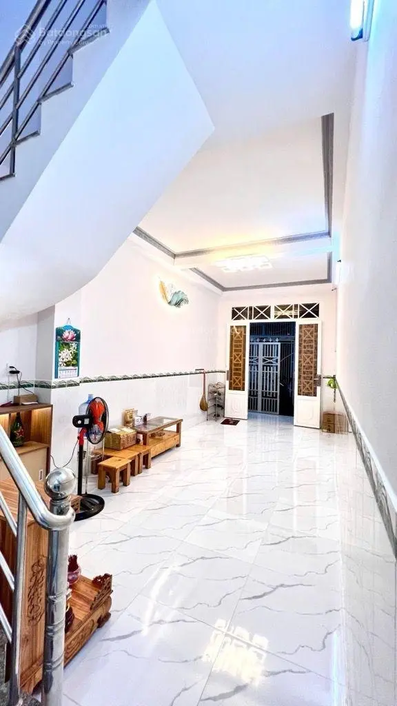 Bán nhà Tạ Quang Bửu, 46m2, ngang 4, hẻm rộng, sổ hồng pháp lý chuẩn, 3 tầng vào ở ngay, giá tốt