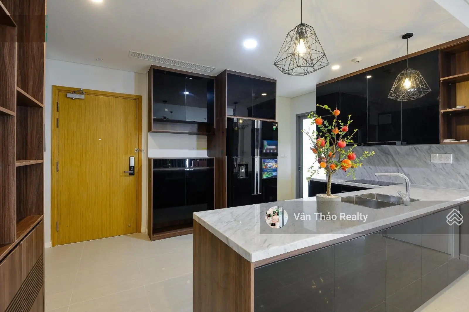 (Tin thật 100%) bán căn hộ 3 phòng ngủ view sông, hướng Đông Nam mát mẻ ngay Đảo Kim Cương Quận 2