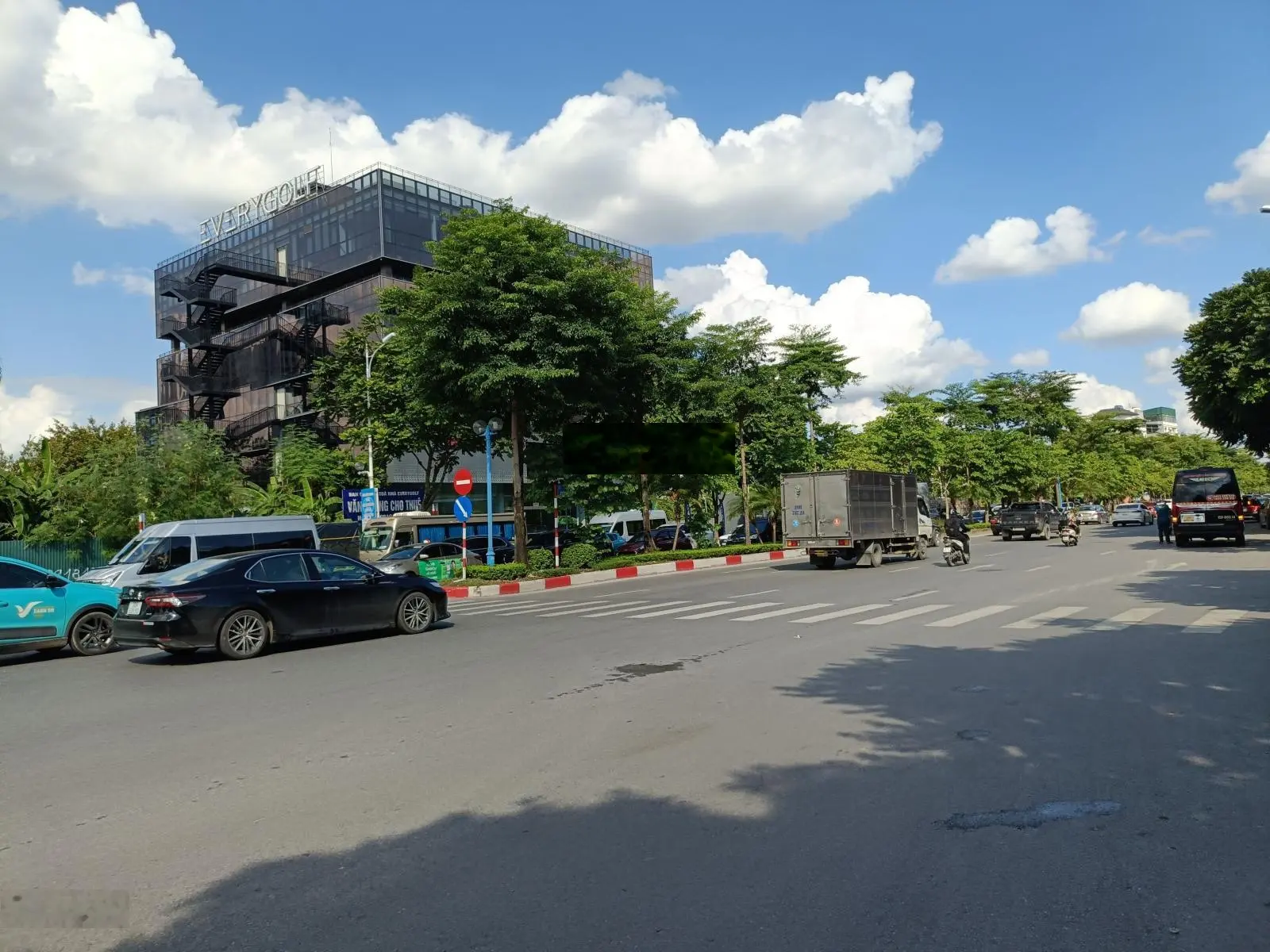65m đất mặt phố Cổ Linh bán gấp chỉ 220tr/m2