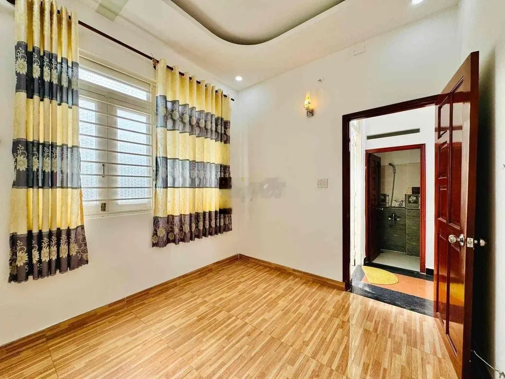 Nhà hxh 6m thông 3 tầng 5pn 4wc 6x8m Thống Nhất P16 Gv