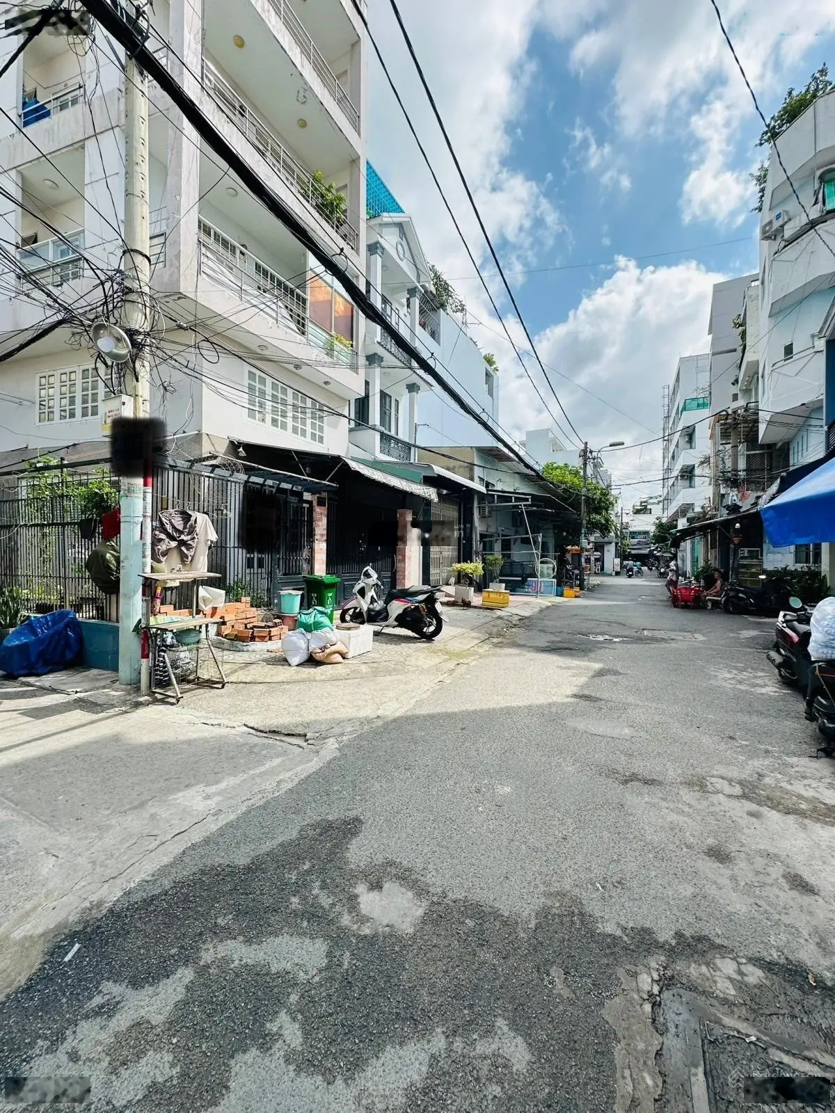 Bán CHDV Huỳnh Thiện Lộc, Tân Phú - 6 tầng 7,5x18m - hẻm xe tải 8m có vỉa hè - giá chỉ 15 tỷ xíu