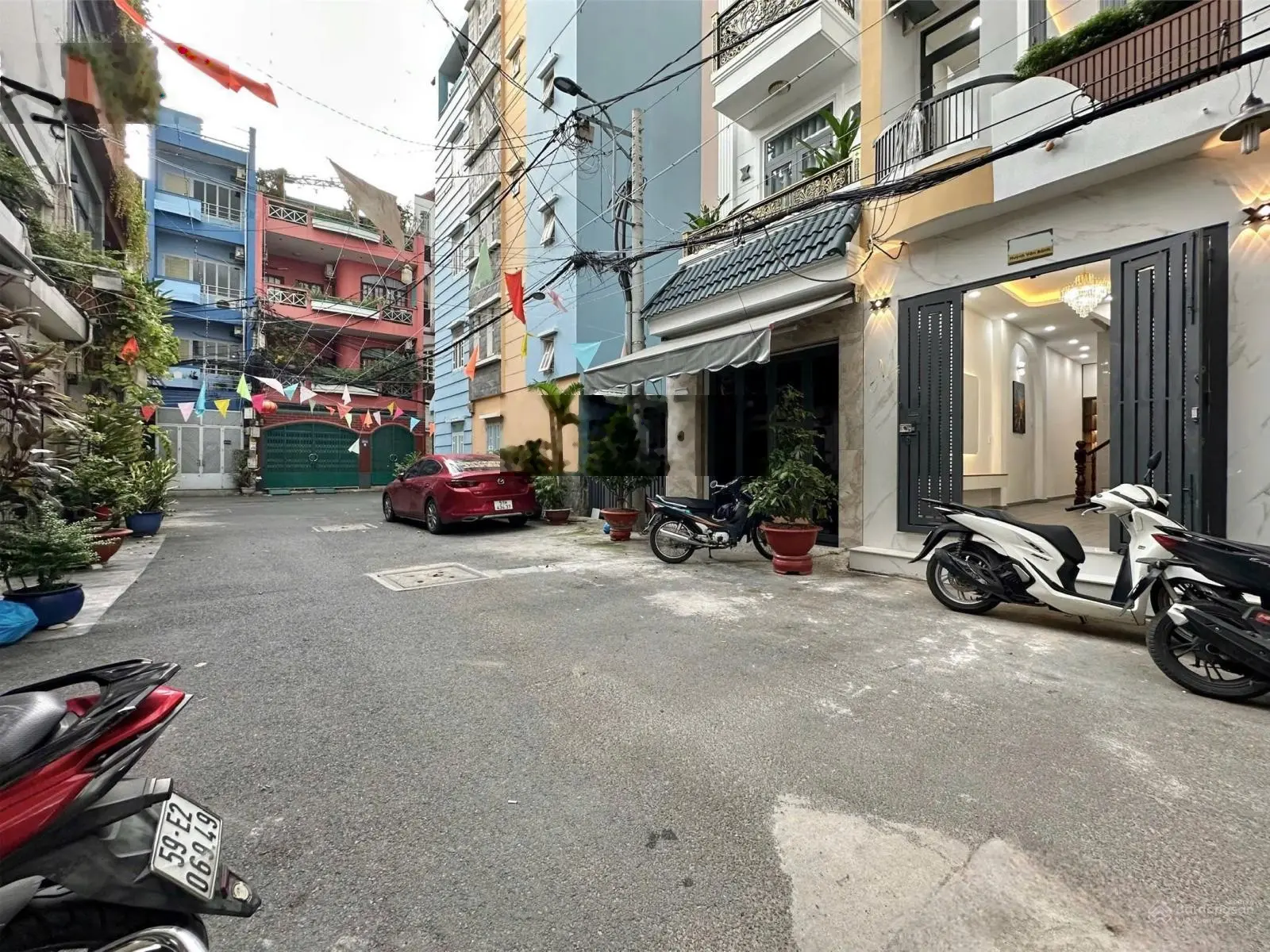 Bán nhà HXH 8m Huỳnh Văn Bánh Phú Nhuận, 4 tầng ST, 3.5x10m, 4PN, full nội thất, giá chỉ 9,5 tỷ TL