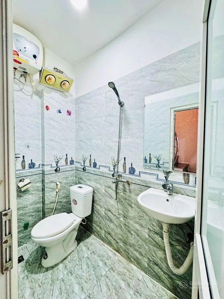 Cực sốc 3 tỷ có ngay đẹp 5 tầng 3 phòng ngủ đầy đủ công năng tại phố tam trinh phường yên sở