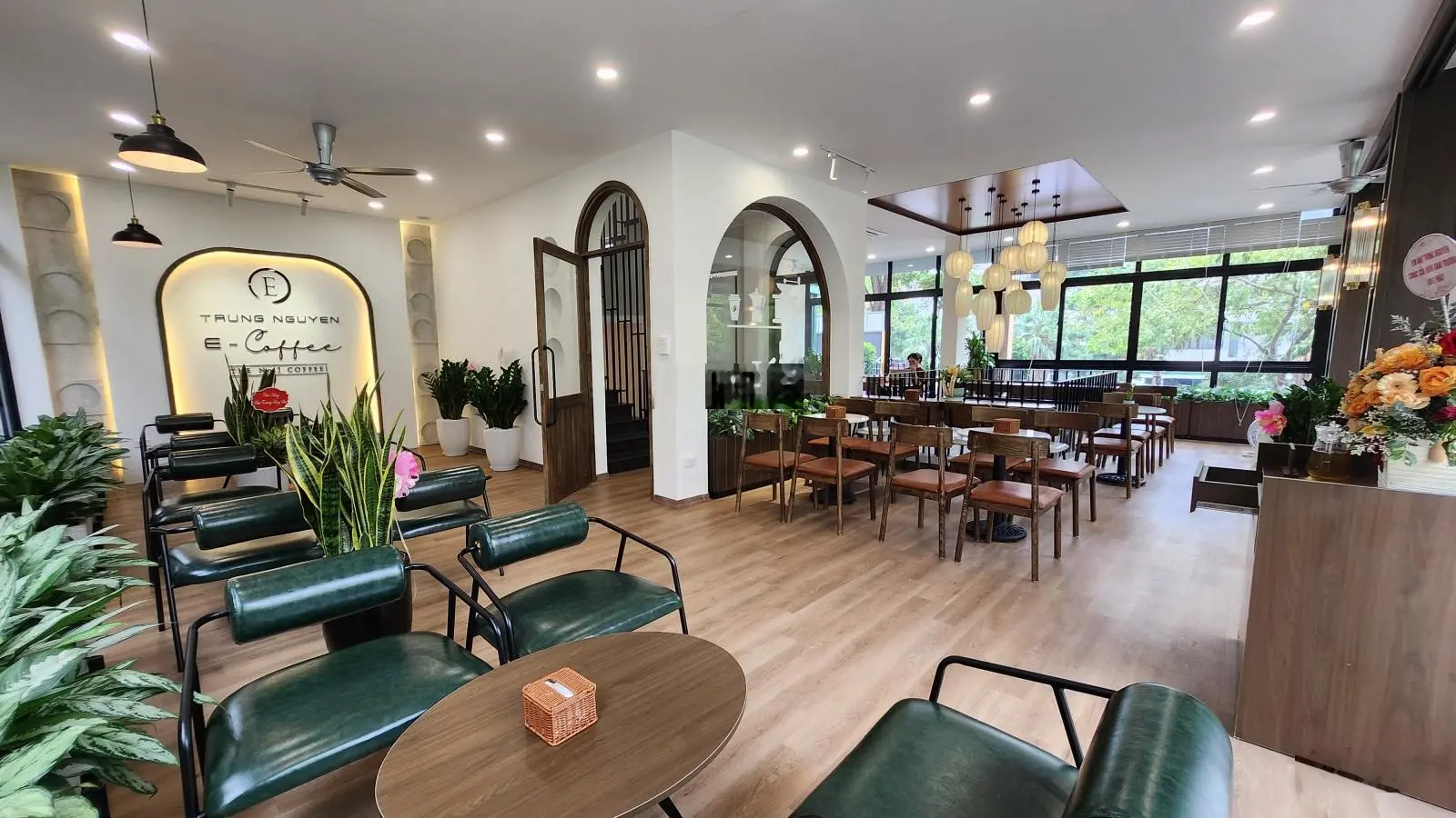 Bán gấp nhà mặt phố Lê Trọng Tấn, Hà Đông, lô góc, MT 25m, 200m2, nhỉnh 285tr/m2, ở & kd cafe