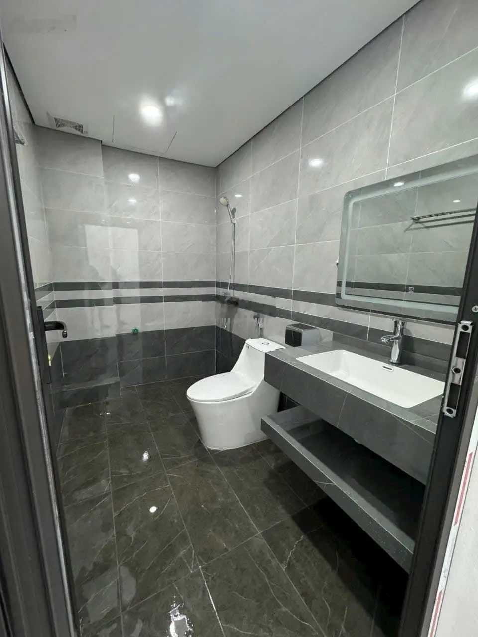 Bán nhà 40m2 giá 2tỷ900 ô tô lùi cửa, sổ đỏ chuẩn, trạm bơm Yên Nghĩa KĐT Đô Nghĩa, không lỗi gì