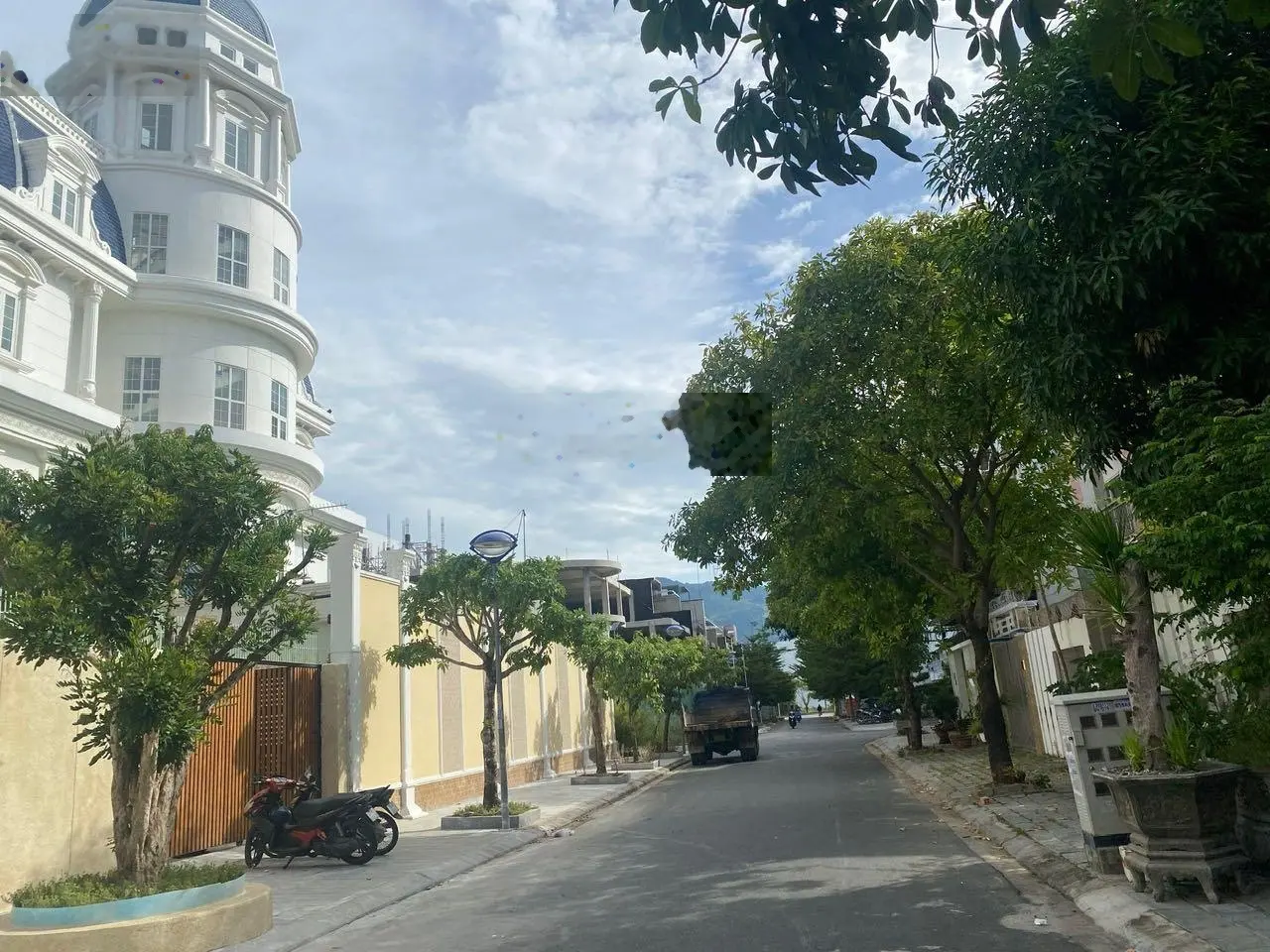 Biệt thự tâm huyết KĐT Phước Long A. Biệt thự hiện đại, vị trí đẹp cách biển chỉ 1km