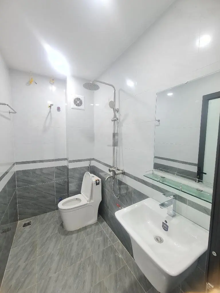 TẦM TIỀN HIẾM Tả Thanh Oai Nhà mặt ngõ, Bố làm To, Thoáng Sáng vô cùng 35m 5 tầng giâ 3.5 tỷ có TL