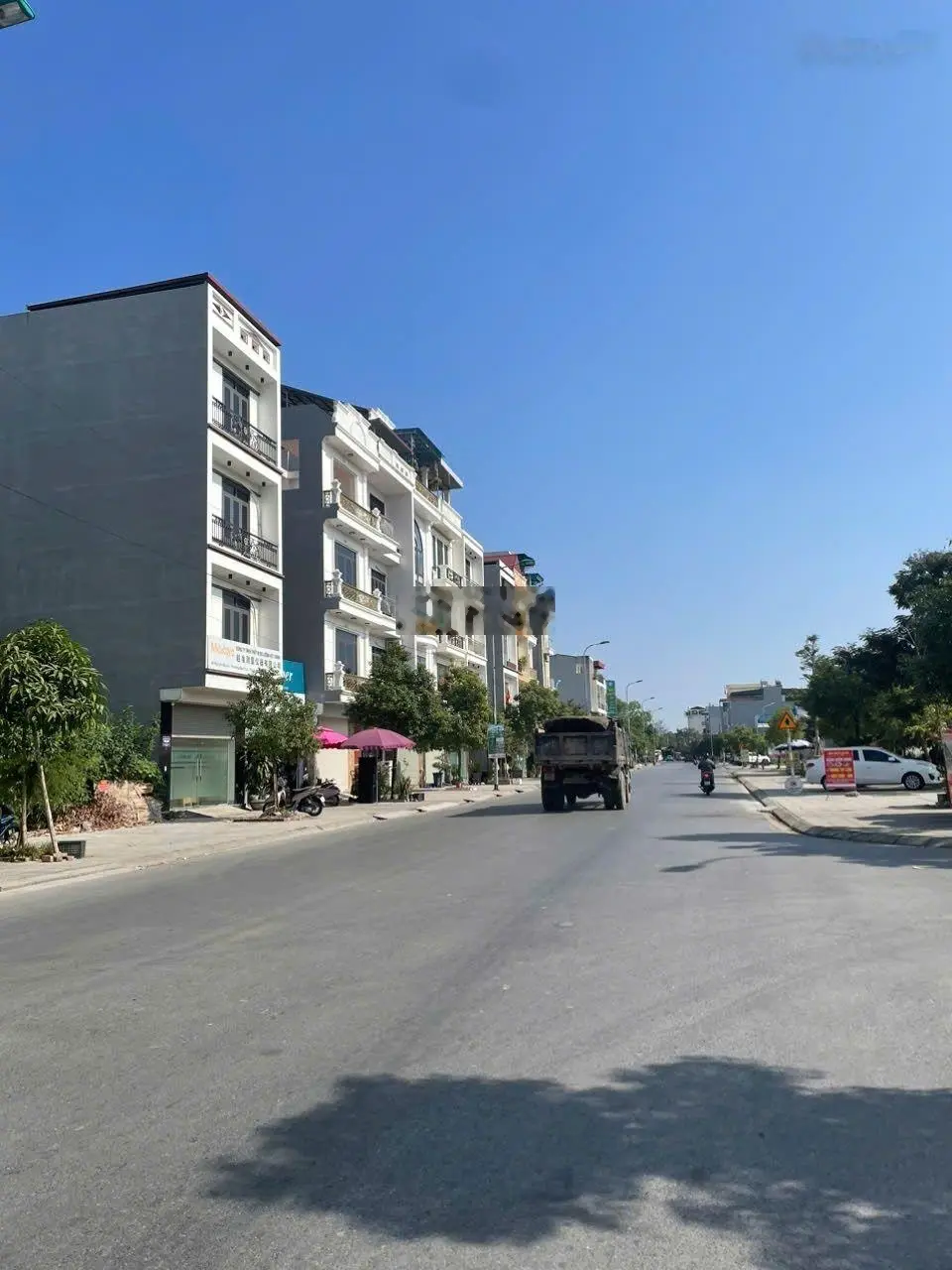 Cần bán lô đất 2 mặt tiền trục chính Nguyễn Quyền Đại Phúc