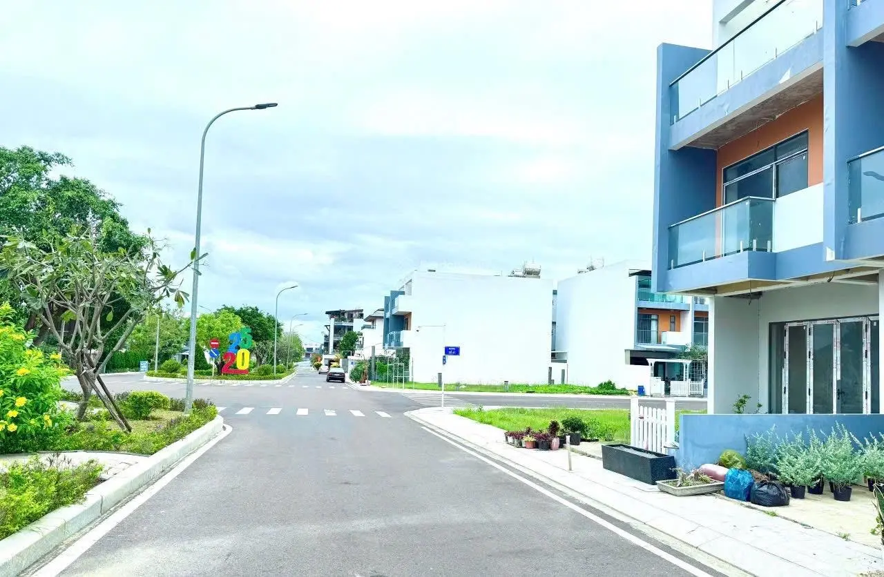 Nhà gói 8 mỹ gia (The Capella Nha Trang) view xéo hồ bơi bán nhanh chỉ 5 tỷ 650