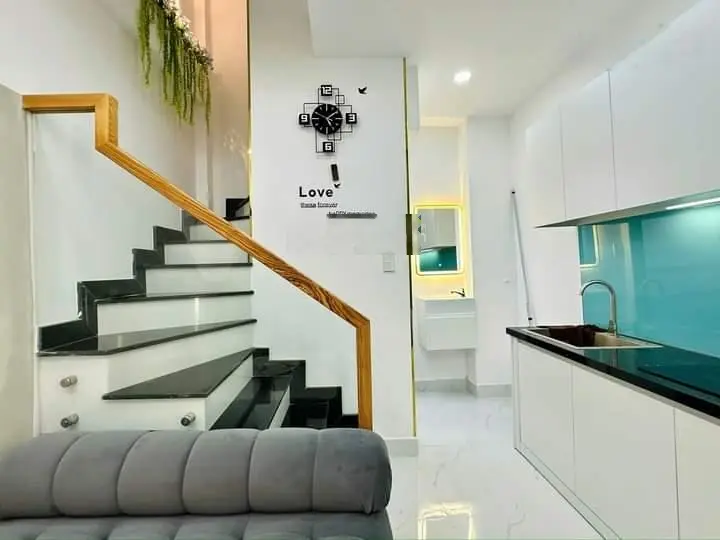 Thanh lý gấp nhà Hoàng Sa, Quận 3. DT 60m2, LH Như 0766372453, hẻm xe hơi rộng