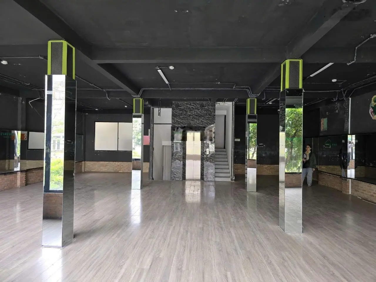Cần bán nhà mặt phố giá 53 tỷ VND tại Bình Thạnh, Hồ Chí Minh sẵn thang máy cho thuê 130tr/tháng