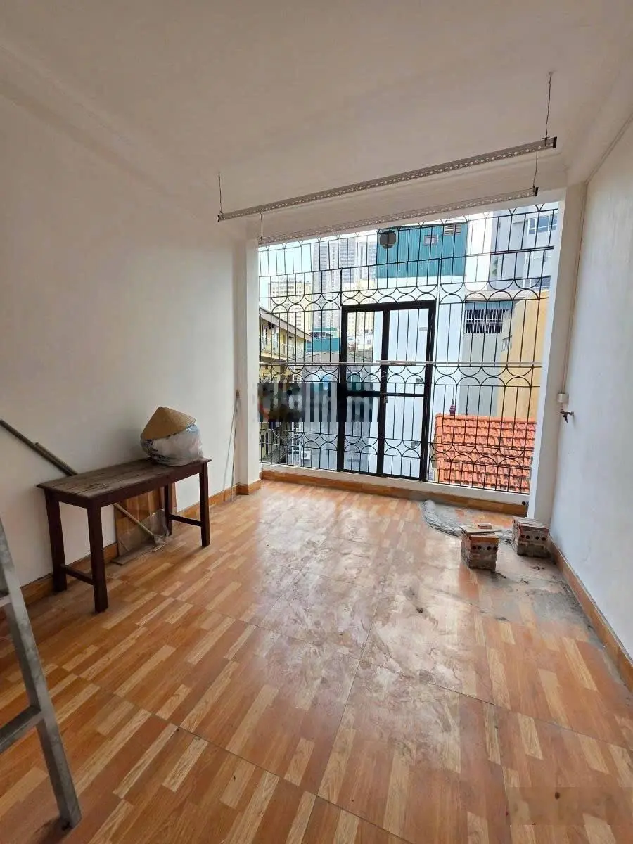 Chính chủ bán gấp nhà cực đẹp, ngõ ô tô Trung Kính - Tú Mỡ. DT: 57m2 5 tầng. Chỉ hơn 12 tỷ
