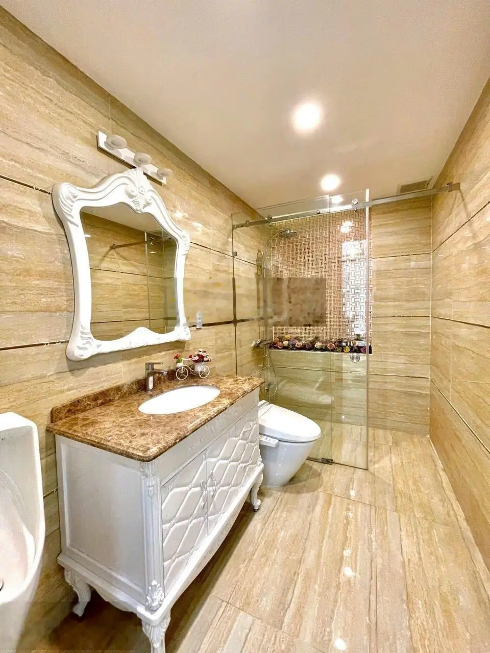 Hạ sâu 2.5 tỷ- 10 tỷ x biệt thự 4 tầng Trưng Nữ Vương, Hải Châu ngang 7m cho thuê 35 tr/tháng