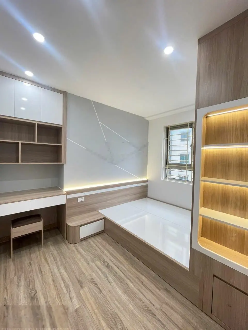 Bán căn 76m2, 3 ngủ &2VS. HH2C, Linh Đàm Hoàng Mai. LH: 0966 455 *** em Thuỷ