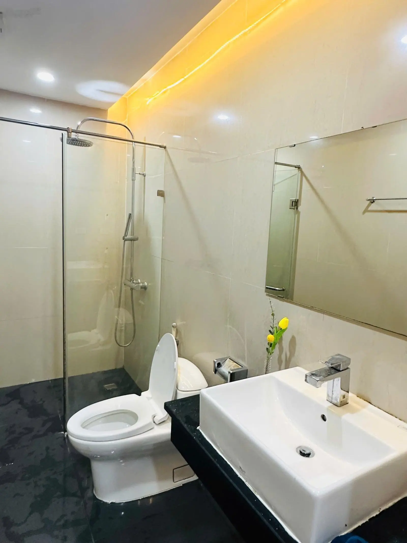 Chính chủ bán CH Eurowindow Trần Duy Hưng DT 122m2 -3PN tầng trung, giá tốt. LH 0963 627 ***