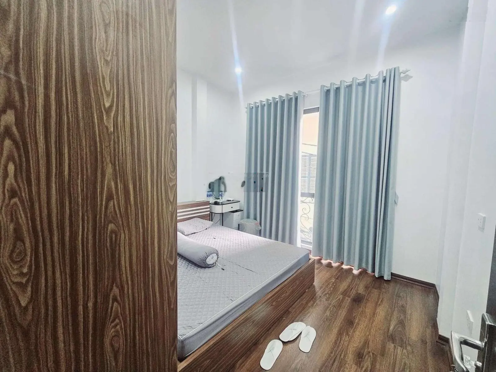 Bán nhà Đường Nguyễn Trãi, Ô tô Thang Máy, Giá Tốt