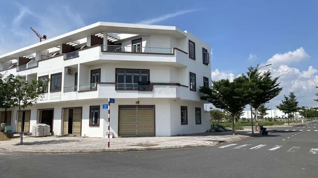 Căn góc VIP Bàu Xéo, 106m2, trục chính KD D7, đối diện CV, nhỉnh 4 tỷ