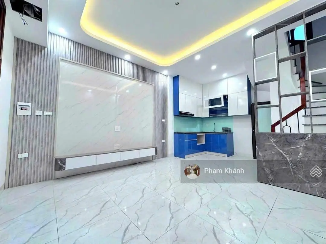 Siêu hiếm 3,7 tỷ có nhà la phù 37m 5 tầng ô tô đỗ cách nhà 50m
