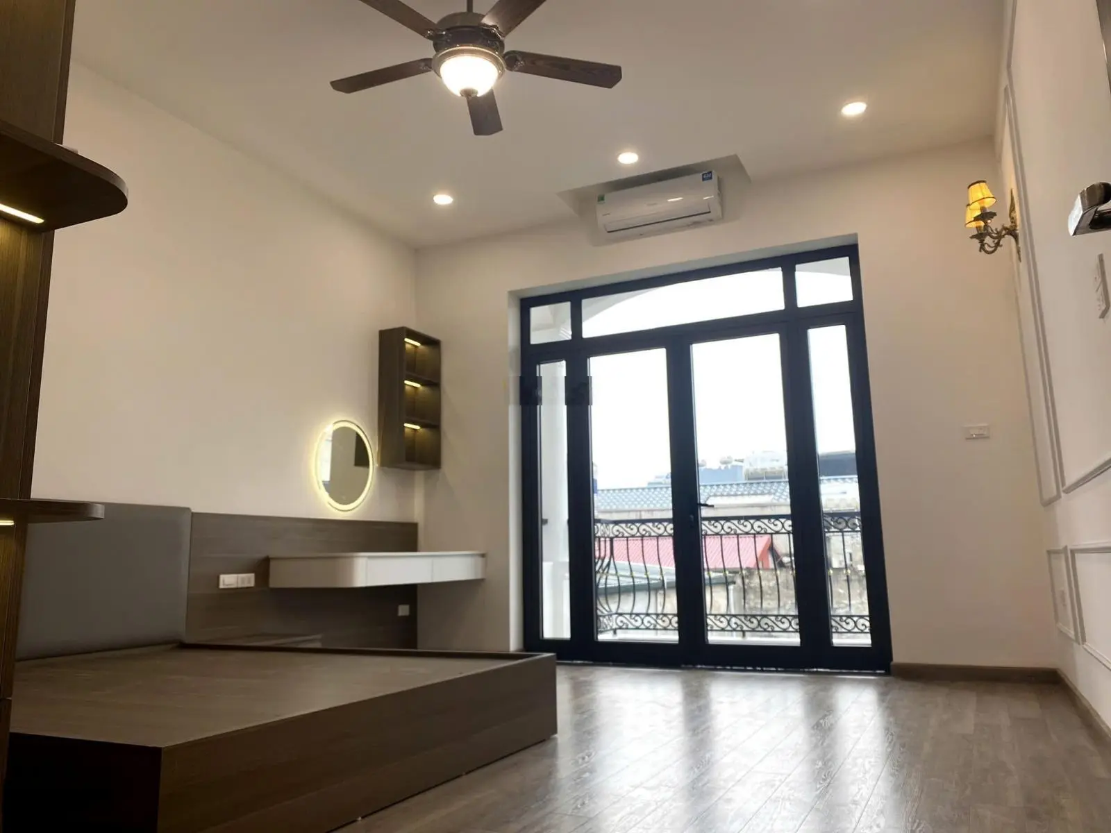 Phố ít nhà bán!phân lô kv phố Trần Quang Diệu, kinh doanh, lô góc, ô tô tránh, giá trị tăng sản tốt