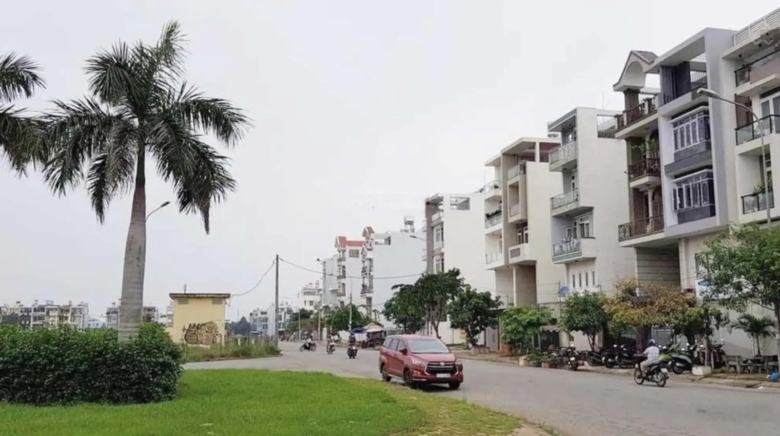 Cắt lỗ lô đất ở Nguyễn Hoàng P.An Phú Quận 2 80m2 giá 4tỷ8, sổ Hồng riêng, dân cư đông