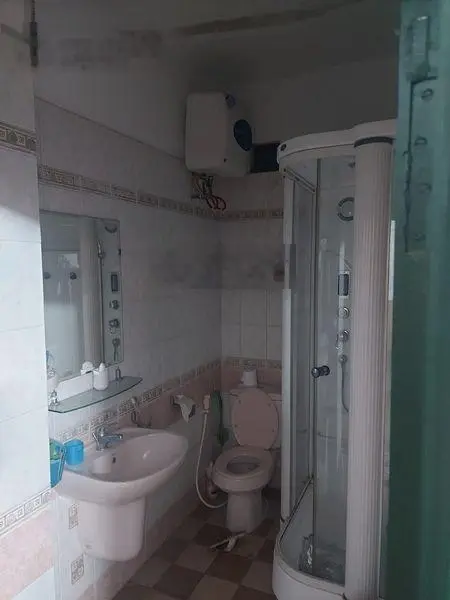 Cần bán gấp nhà 3 tầng nằm ngay ngã 3 lý thường kiệt. S 63m2, nhà 3 tầng, mặt tiền 4,2m, giá 6tỷ
