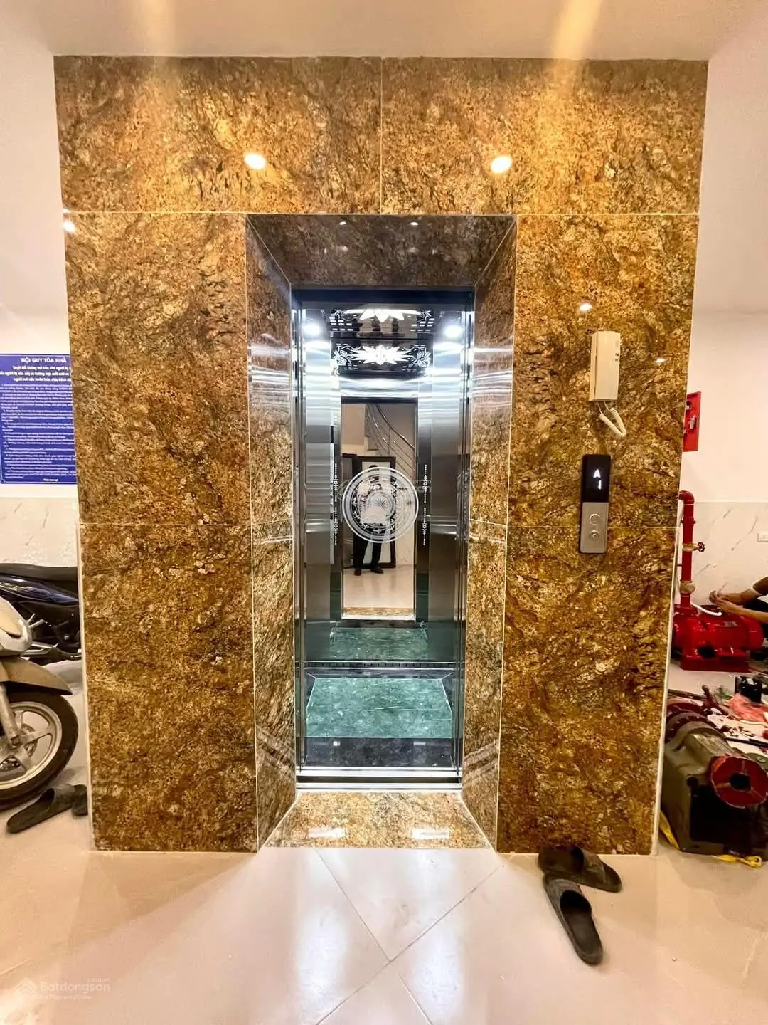 Bán tòa CCMN phố Hoàng Mai 68m2 * 6 tầng * 12 phòng full đồ. Doanh thu đạt 50tr/ tháng