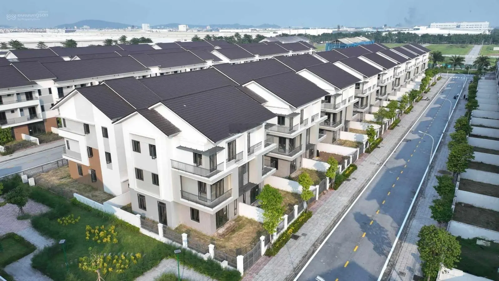 Biệt thự song lập góc 200m2, 11,8 tỷ. Rẻ nhất khu KCN VSIP Từ Sơn, ngay Vành Đai 3. LH 0865706187