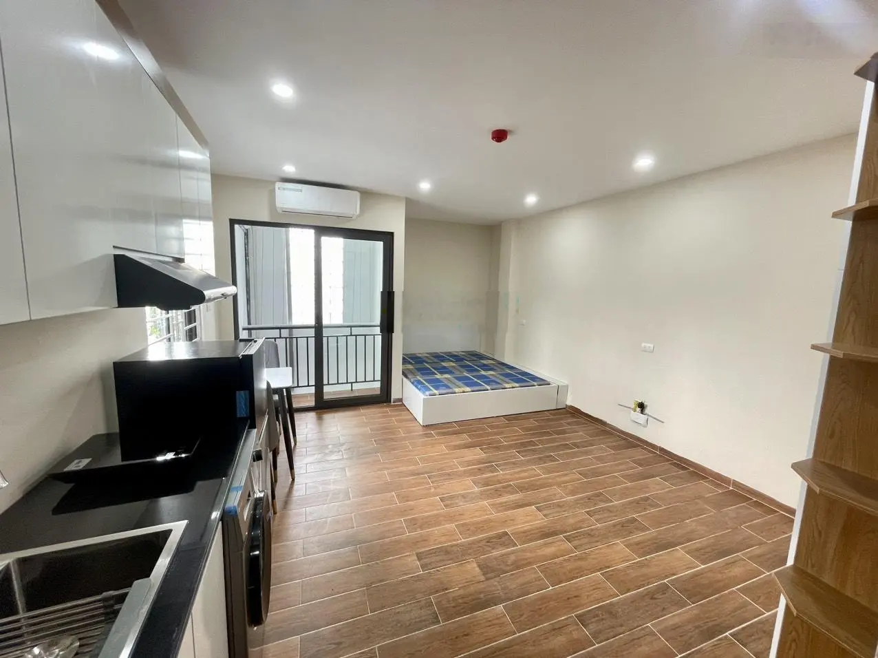 Bán chung cư mini tại phố 143 Nguyễn Chính, Quận Hoàng Mai, 70m2x7T mới tinh, thang máy ngõ ô tô
