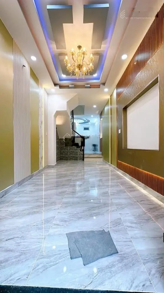Nhà đẹp q4 - sát MT đường - 5 lầu đúc - 40m2 - 4PN - chỉ 5 tỷ nhỉnh