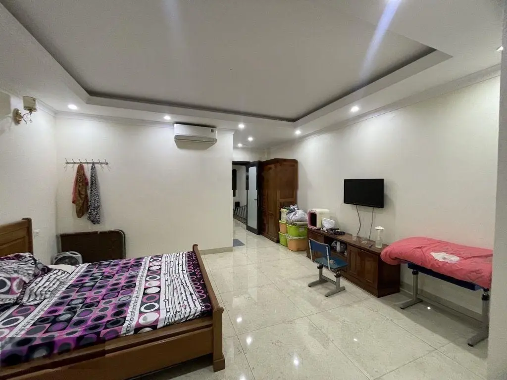 Bán nhà ngã tư Đại La, Trần Đại Nghĩa, 40 m2, ngõ rộng đẹp nhất khu, giá chỉ 7,7 tỷ