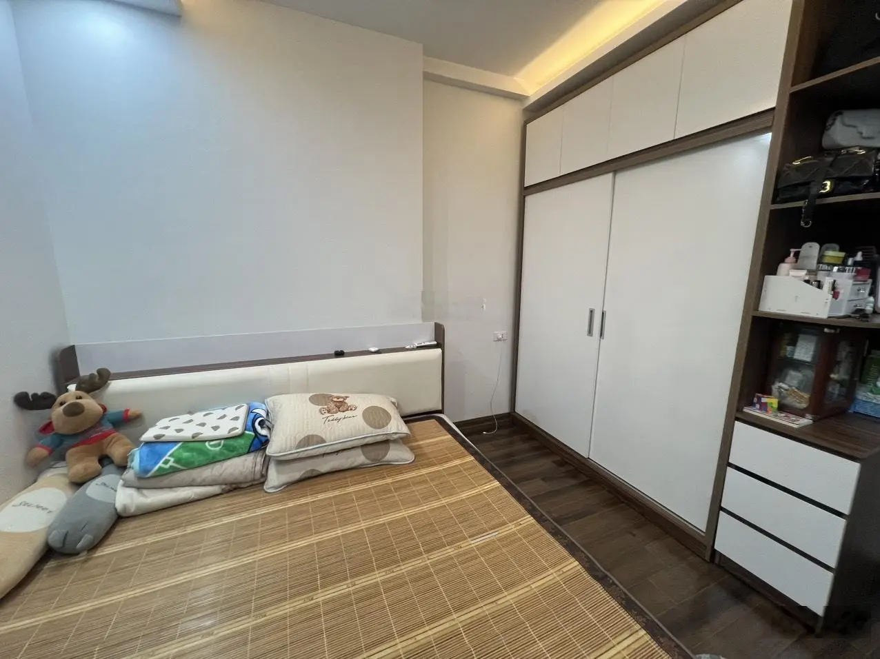 Bán căn hộ chung cư vp5 Bán Đảo Linh Đàm. Diện tích 46m 1pn 1vs.